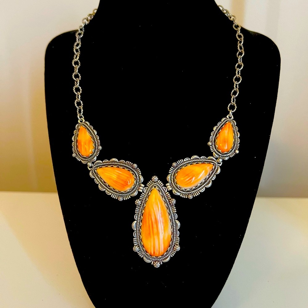 American West sterling Silver Orange Spiny Oyster Pear Shaped Gemstone Necklace